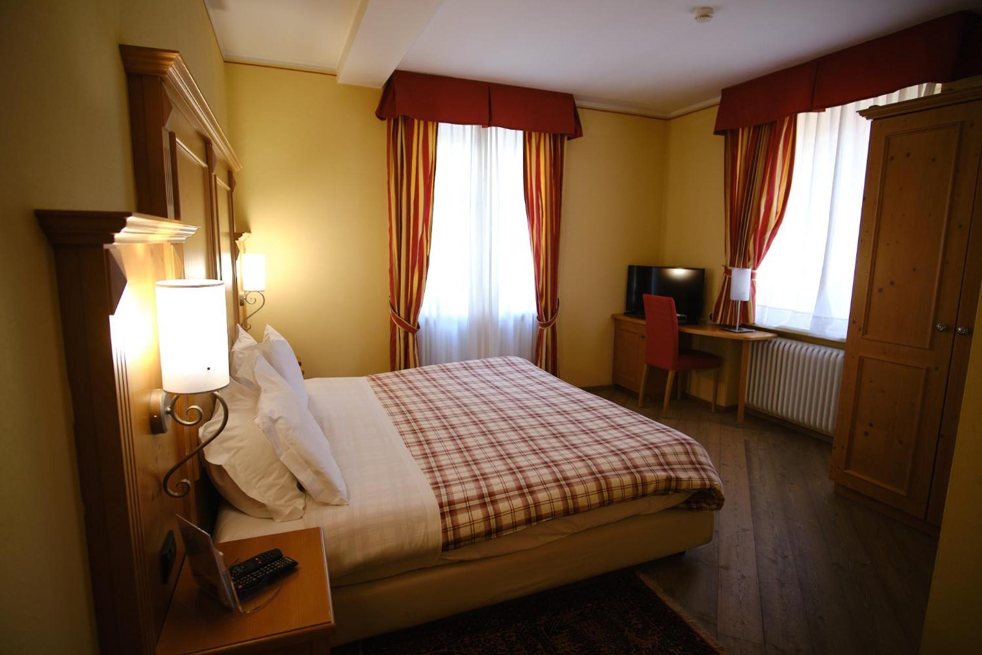 Hotel Bes & Spa Claviere Exterior foto