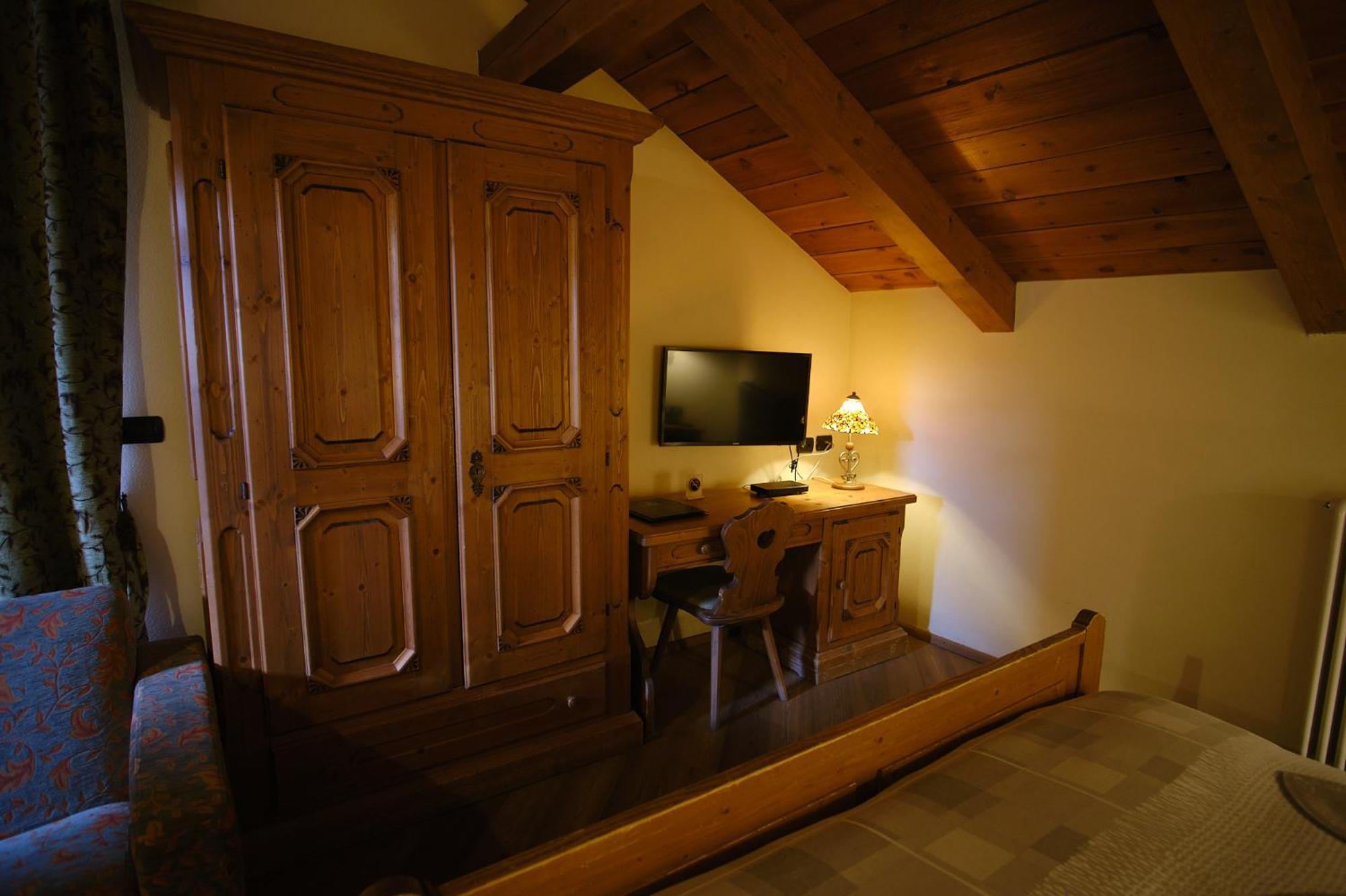 Hotel Bes & Spa Claviere Exterior foto